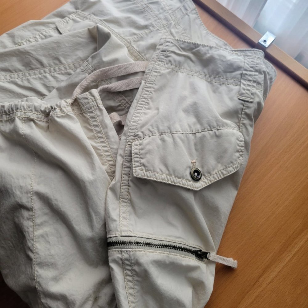 Anthropologie sz 31 cropped mid-rize trousers SAND color.